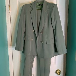 Boohoo teal pants suit. Wore once, very light weight.